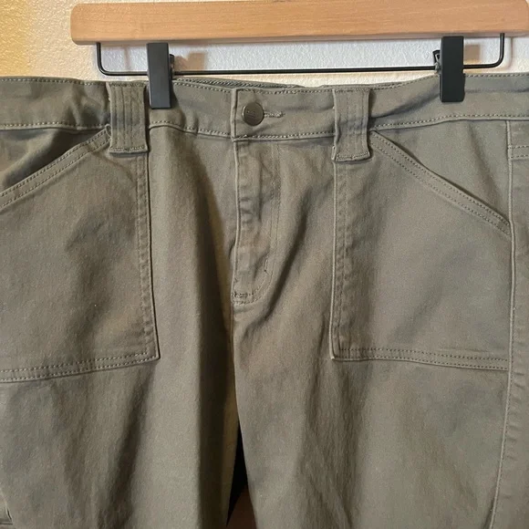 Skinny Olive Cargo Pants - Picture 3 of 5